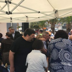 Οι κάτοικοι της Ν. Αλικαρνασσού αγκάλιασαν την τσάντα πολλαπλών χρήσεων του Ε.Σ.Δ.Α.Κ. Οι κάτοικοι της Ν. Αλικαρνασσού αγκάλιασαν την τσάντα πολλαπλών χρήσεων του Ε.Σ.Δ.Α.Κ.