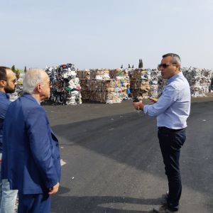 Επίσκεψη Δημάρχου Ηρακλείου στο εργοστάσιο της ανακύκλωσης Επίσκεψη Δημάρχου Ηρακλείου στο εργοστάσιο της ανακύκλωσης