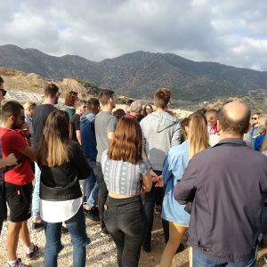 Μαθητές από Αγγλία, Γερμανία, Ρουμανία και Ελλάδα στον ΧΥΤΑ Πέρα Γαλήνων Μαθητές από Αγγλία, Γερμανία, Ρουμανία και Ελλάδα στον ΧΥΤΑ Πέρα Γαλήνων