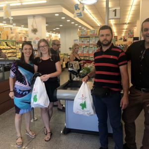 Μια «μπλε» τσάντα από τον… μπλε κάδο της ανακύκλωσης! Μια «μπλε» τσάντα από τον… μπλε κάδο της ανακύκλωσης!