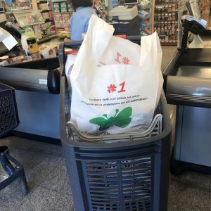 Μια «μπλε» τσάντα από τον… μπλε κάδο της ανακύκλωσης! Μια «μπλε» τσάντα από τον… μπλε κάδο της ανακύκλωσης!