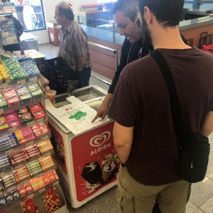 Μια «μπλε» τσάντα από τον… μπλε κάδο της ανακύκλωσης! Μια «μπλε» τσάντα από τον… μπλε κάδο της ανακύκλωσης!