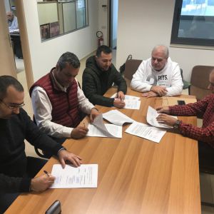 Υπογραφή σύμβασης για το χωροταξικό σχέδιο του Περιβαλλοντικού Πάρκου Κυκλικής Οικονομίας Υπογραφή σύμβασης για το χωροταξικό σχέδιο του Περιβαλλοντικού Πάρκου Κυκλικής Οικονομίας