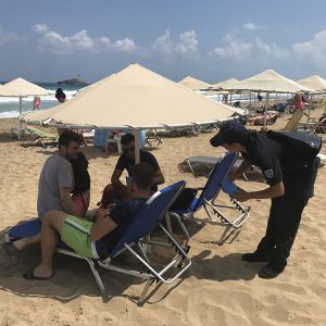 Δράση ενημέρωσης και διανομής του χάρτινου σταχτοδοχείου παραλίας Δράση ενημέρωσης και διανομής του χάρτινου σταχτοδοχείου παραλίας