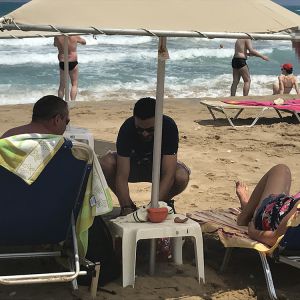 Δράση ενημέρωσης και διανομής του χάρτινου σταχτοδοχείου παραλίας Δράση ενημέρωσης και διανομής του χάρτινου σταχτοδοχείου παραλίας