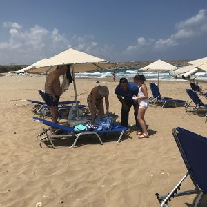 Δράση ενημέρωσης και διανομής του χάρτινου σταχτοδοχείου παραλίας Δράση ενημέρωσης και διανομής του χάρτινου σταχτοδοχείου παραλίας