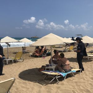 Δράση ενημέρωσης και διανομής του χάρτινου σταχτοδοχείου παραλίας Δράση ενημέρωσης και διανομής του χάρτινου σταχτοδοχείου παραλίας