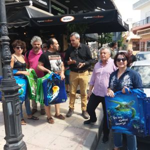 Περιβαλλοντική ενημέρωση και διανομή της τσάντας πολλαπλών χρήσεων του ΕΣΔΑΚ στο Αρκαλοχώρι Περιβαλλοντική ενημέρωση και διανομή της τσάντας πολλαπλών χρήσεων του ΕΣΔΑΚ στο Αρκαλοχώρι