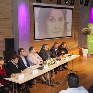 Συγκίνηση και φορτισμένο κλίμα στην τελετή απονομής του 1ου βραβείου «Βιργινία Μανασάκη» Συγκίνηση και φορτισμένο κλίμα στην τελετή απονομής του 1ου βραβείου «Βιργινία Μανασάκη»